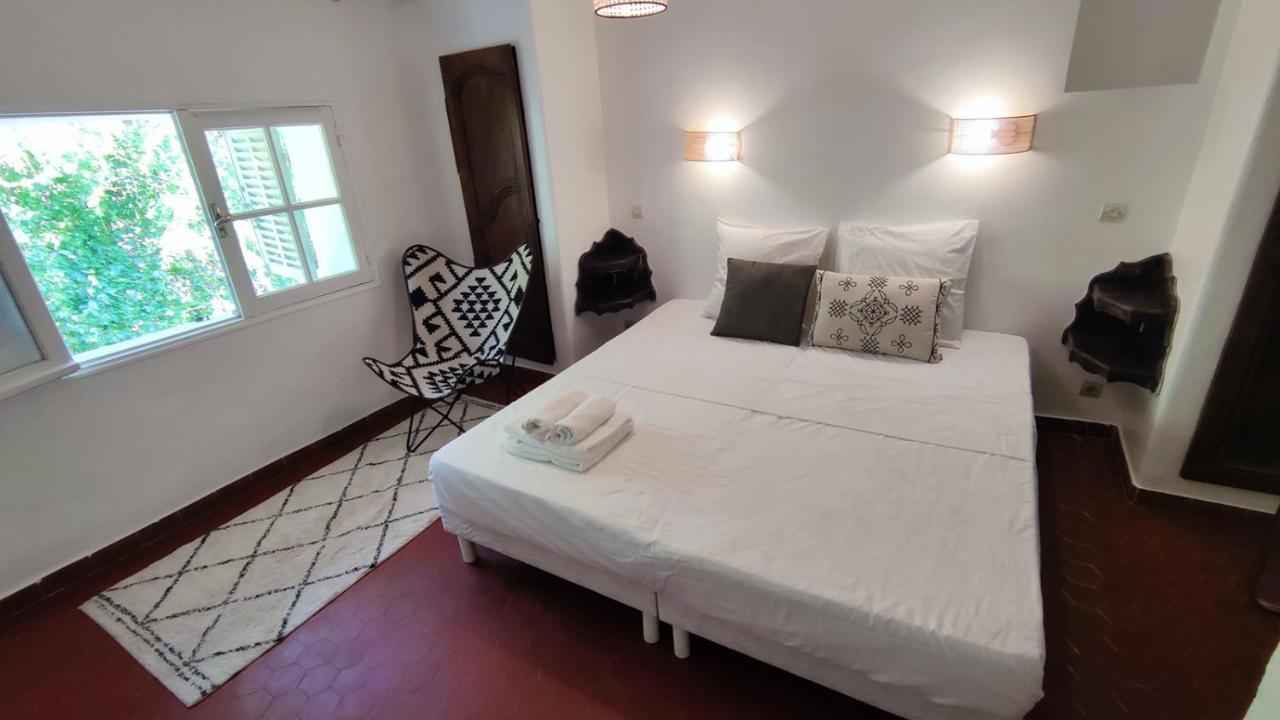 Logis Hotel & Restaurant Du Parc Gémenos Extérieur photo