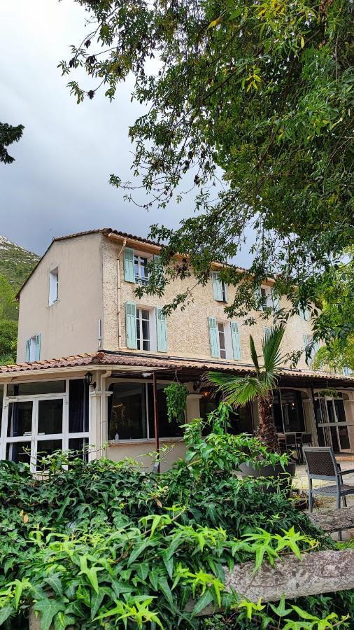 Logis Hotel & Restaurant Du Parc Gémenos Extérieur photo
