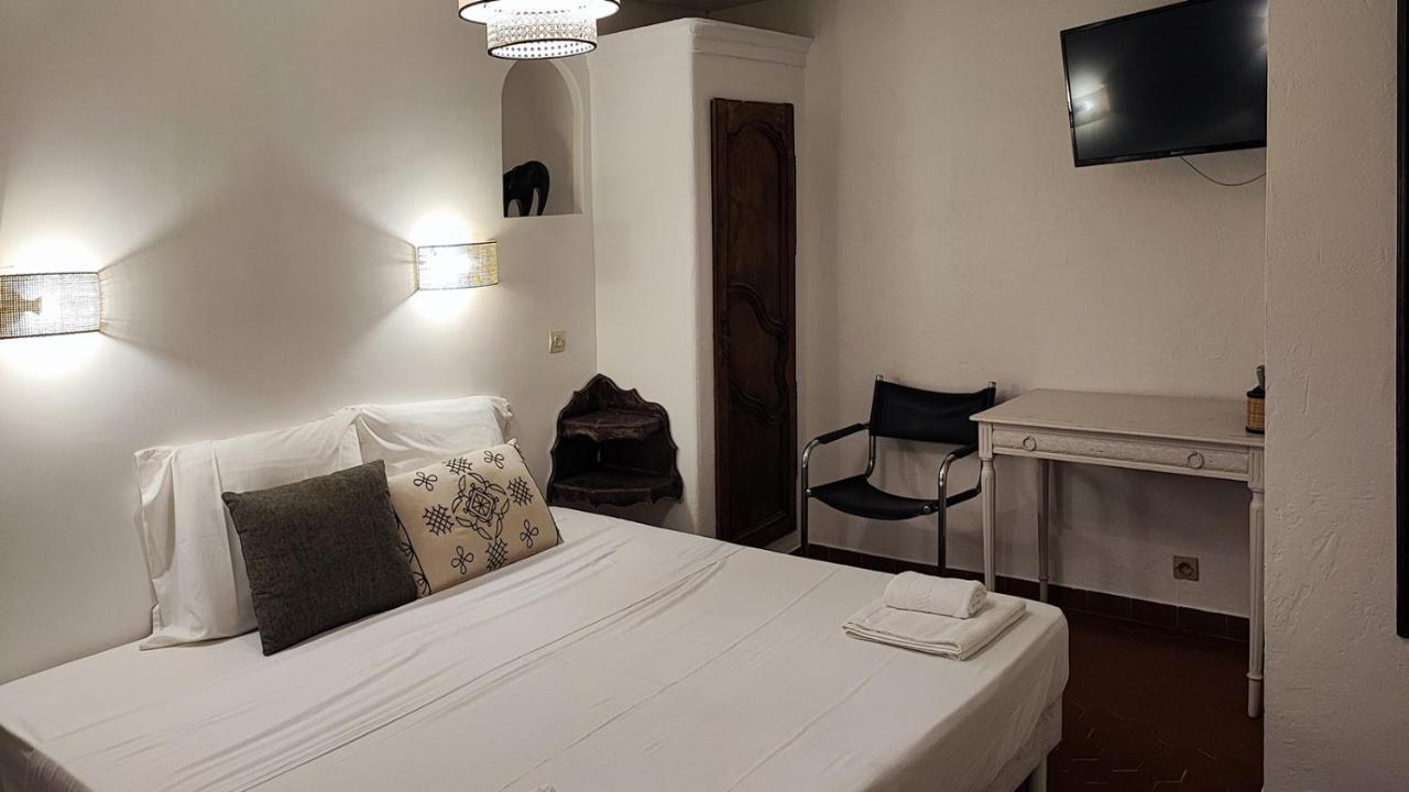 Logis Hotel & Restaurant Du Parc Gémenos Extérieur photo